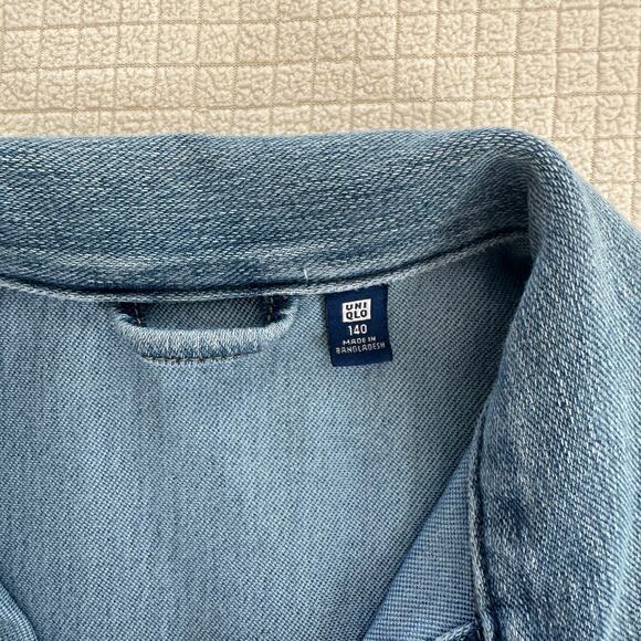Uniqlo Japan Kids Unisex Denim Jacket Madium Wash Size 140 CM/ US 8-10 - Picture 3 of 10